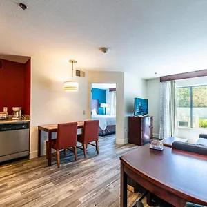 Metro Phx 1bd Interior Corridor United States