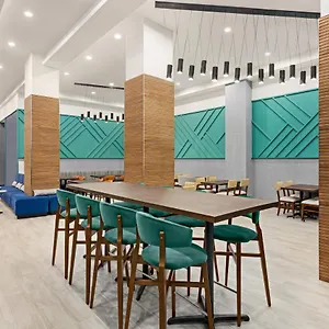 3* Hotel Lic - Laguardia West, An Ihg
